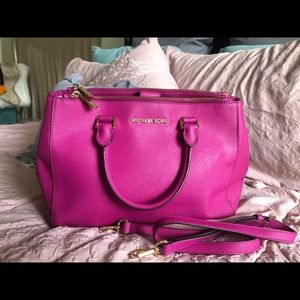 Michael kors medium Sutton!
